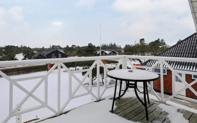 6 Person Holiday Home in Blavand