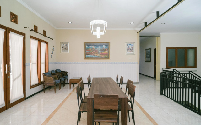 Urbanview Hotel Griya Surya Malang by RedDoorz