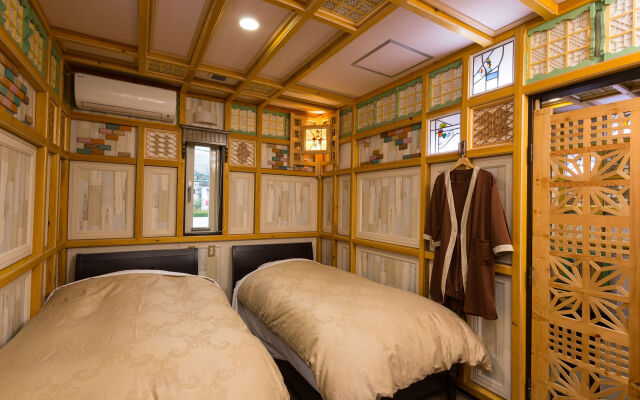 Etavia Yufuin ekimae