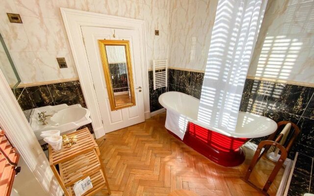 St Giles House Hotel