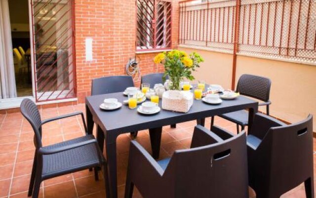 Holidays2Malaga Victoria with patio and parking