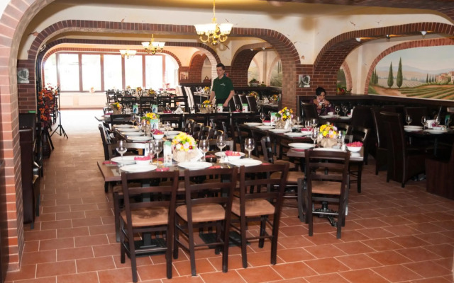 West Plaza Hotel