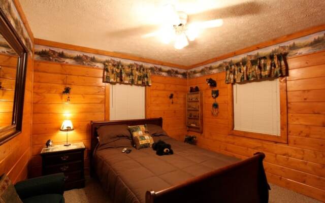 Woodhaven 1741 - Two Bedroom Cabin