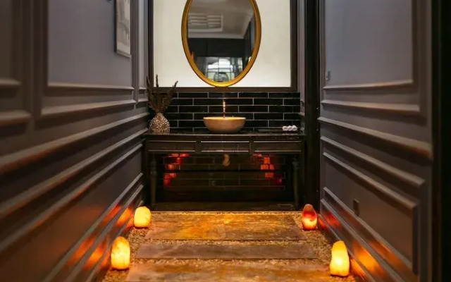 The Secret HaLong Hotel