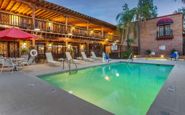 Comfort Suites at Sabino Canyon