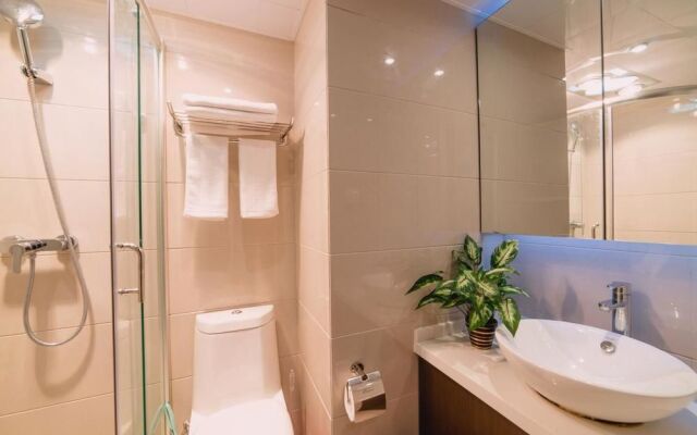 Shengteng Hotel (Hangzhou East Railway Station West Plaza)