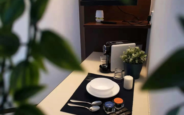 Aurora Court Blue Ocean & Floral 321