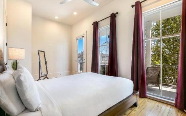 Luxury 3BR on Carondelet by Hosteeva