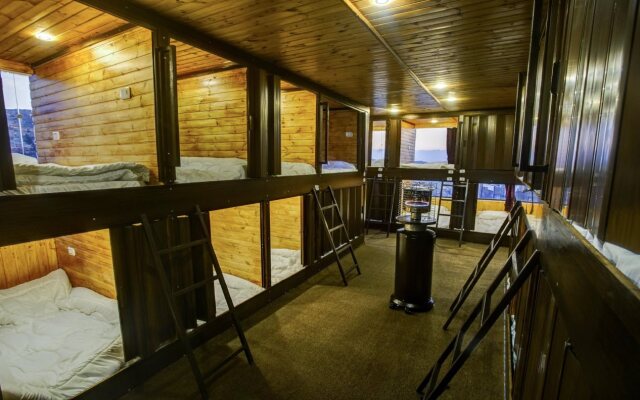 Petra Capsule Hostel