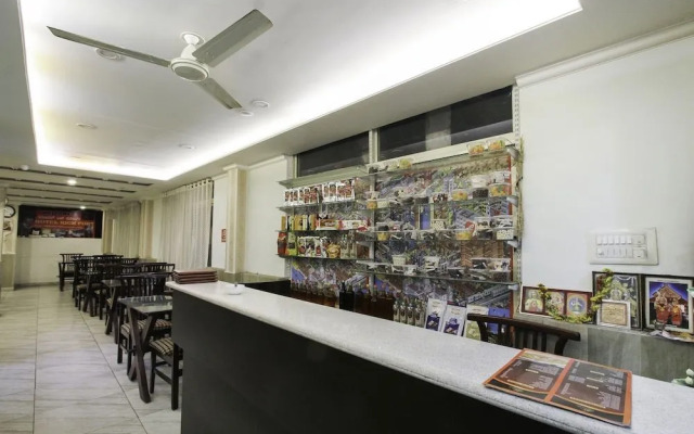 Rich Fort By OYO Rooms