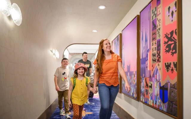The Villas At The Disneyland Hotel