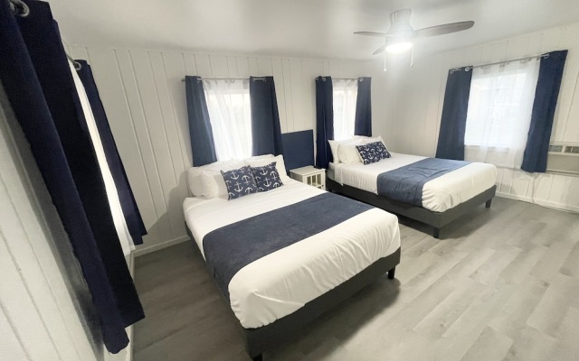 Anchor Bay Inn and Suites