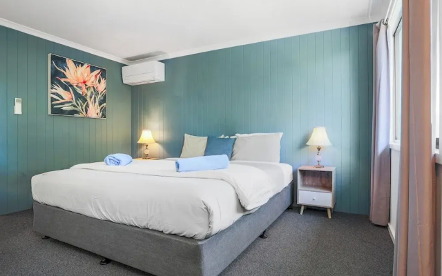 Coast Motel Eden