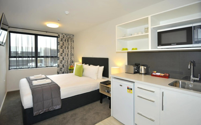 Southwark Hotel & Apartments