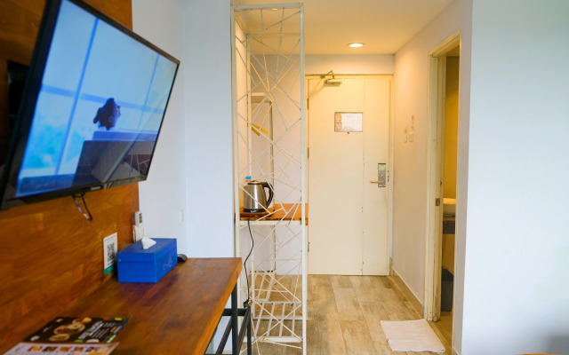 De La Charis Hotel by Waringin Hospitality