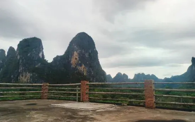 Yangshuo Xingping Li River Inn