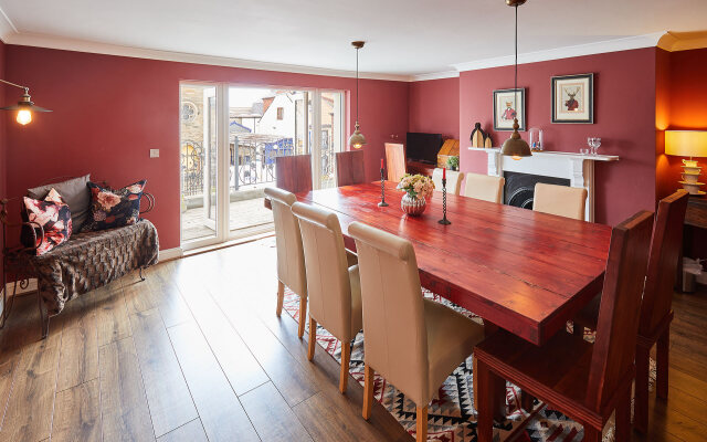 Host Stay One Mulgrave Place