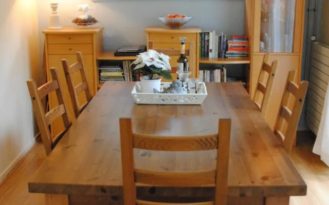 Forest Bungalow Karekiet