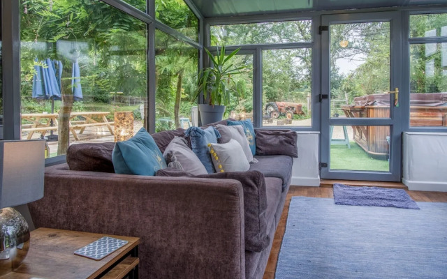 White Mill - 4 Bed - Lampeter Velfrey
