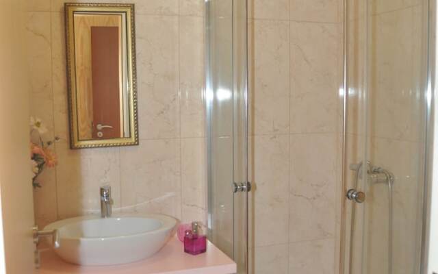 Room-paradise is Real at Vale Martinho S