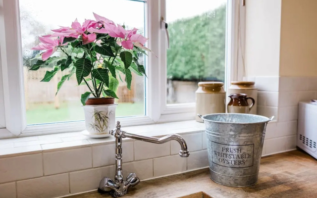 Whitstable's Beachcombers, Sleeps 10, Dog Friendly