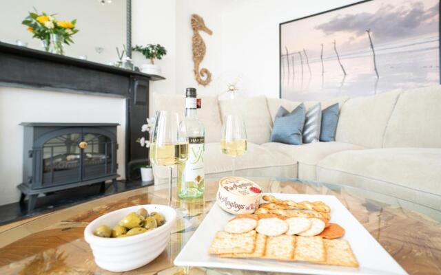Stunning sea views Ventnor Apartment