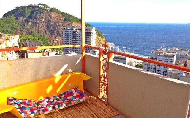 Abraço Carioca Favela Hostel