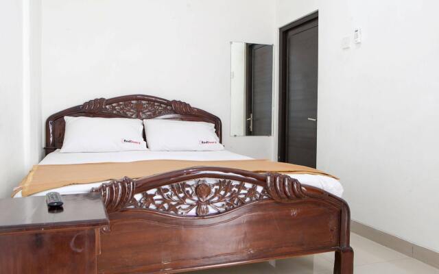 RedDoorz near Tegalega Park