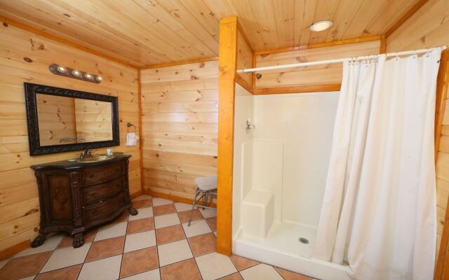 Smoky Mountain Cinema - Six Bedroom Cabin