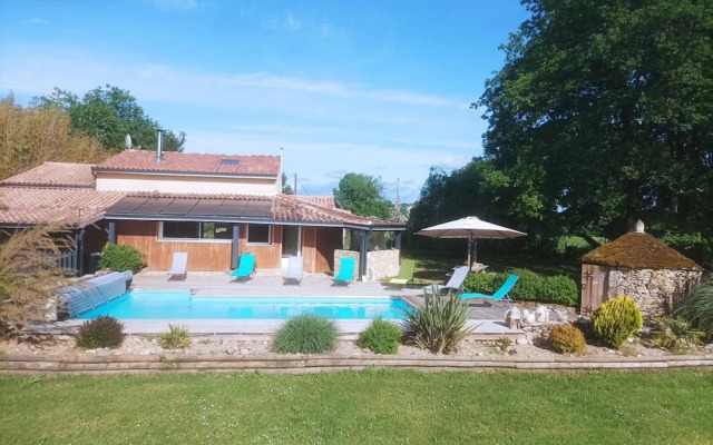 House Near Bonaguil Castle With Private Pool