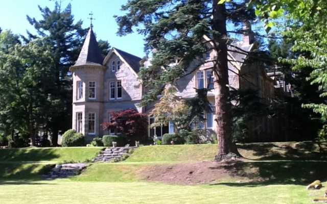 Tigh Na Sgiath Country House Hotel