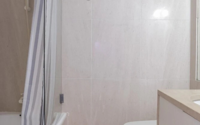 Rent4rest Estoril Beachfront Apartment - Studio