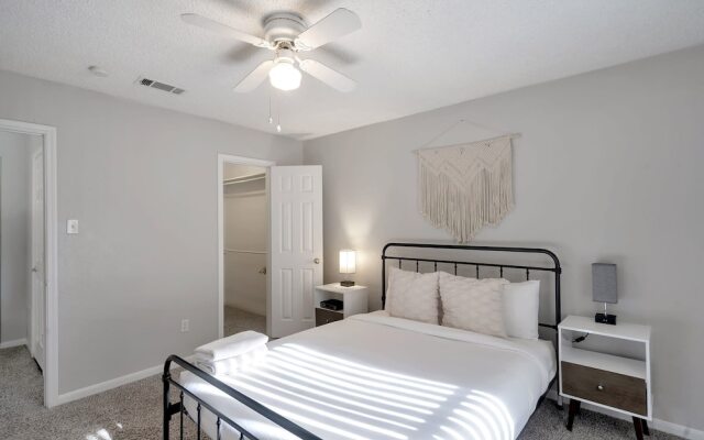 Lovely Midland Getaway With Fitness Center