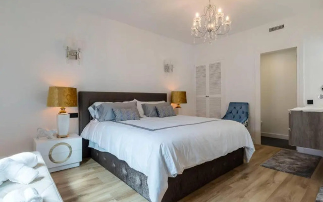 Puerto Banus second line, luxury apartement