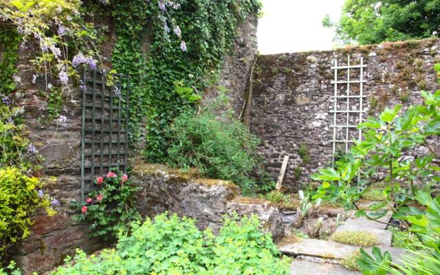 Willowhill House