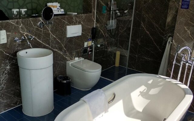 Mercure Suzhou Park Hotel and Suites