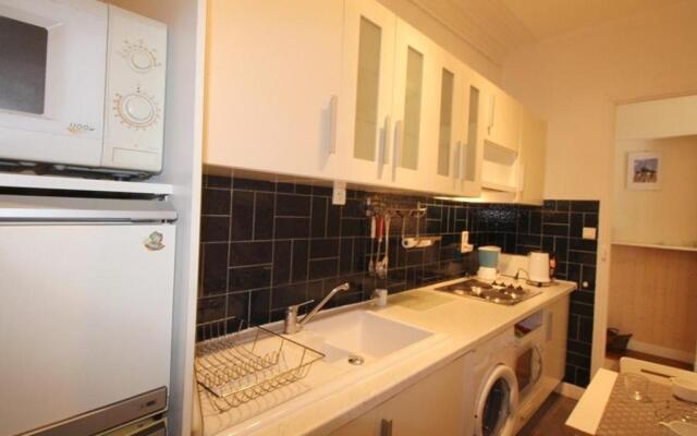 Appartement Bagnères-de-Luchon, 1 pièce, 3 personnes - FR-1-313-163