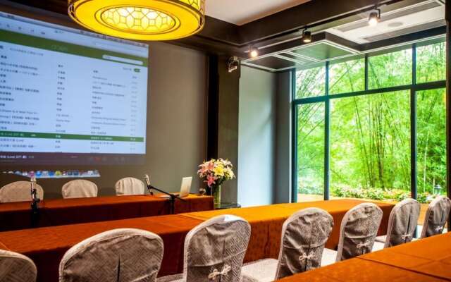 Courtyard Hotel – Li River Branch