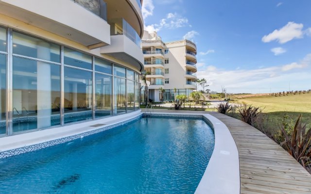 Moderno apartamento frente al mar y piscina - Azure Towers