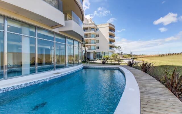 Moderno apartamento frente al mar y piscina - Azure Towers