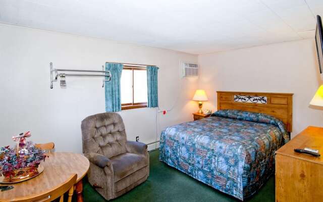 Riverbank Motel and Cabins