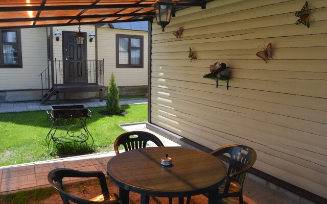 Spasatel' v Razvilke Guest House