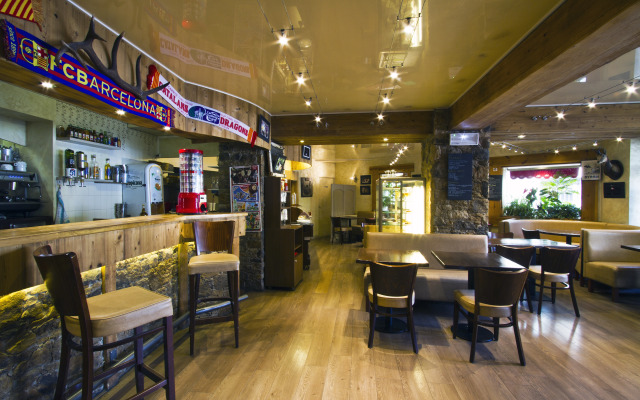 Hotel Restaurant Planes