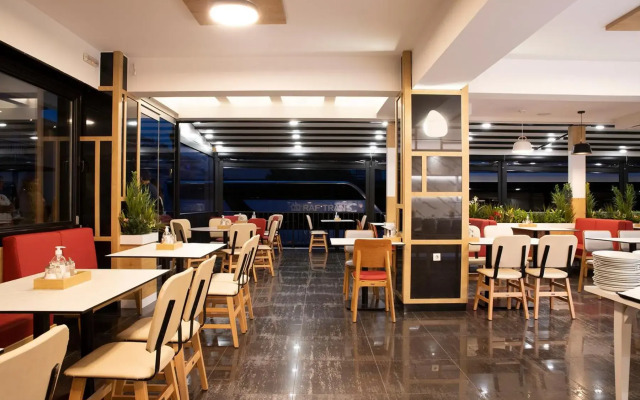 Dafni Plus Hotel