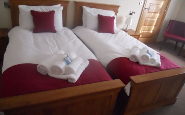 Riverside Caravan & Camping Park