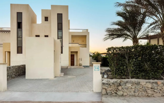 Xuru Stays I Sundown Symphony 4mbdr Villa @ Joubal El Gouna