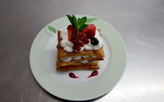 Logis Hotel Au Puits Enchante