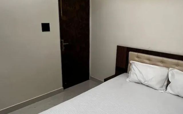 Hotel Divyakashi homestay