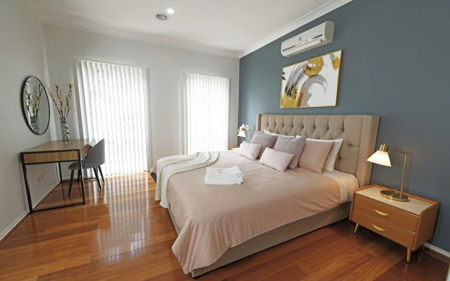Hallam 5BRM Rental Entire House