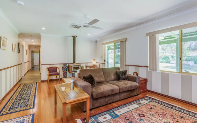 Devonleigh Bed & Breakfast